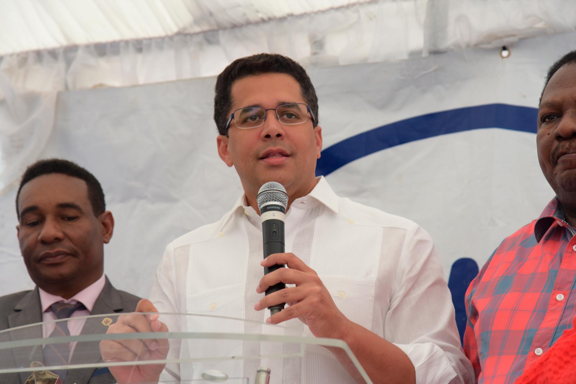 El alcalde David Collado( José Justo Féliz