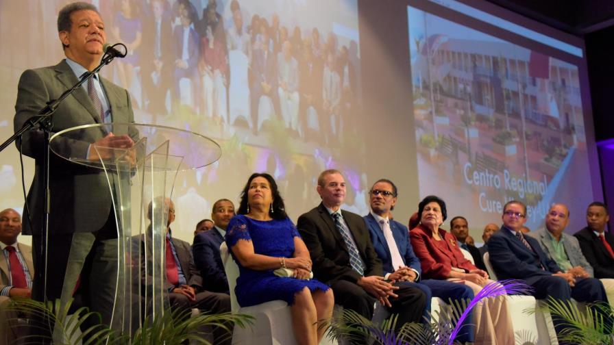 Leonel afirma respeto a la Constitución es condición previa para prosperidad y bienestar del país