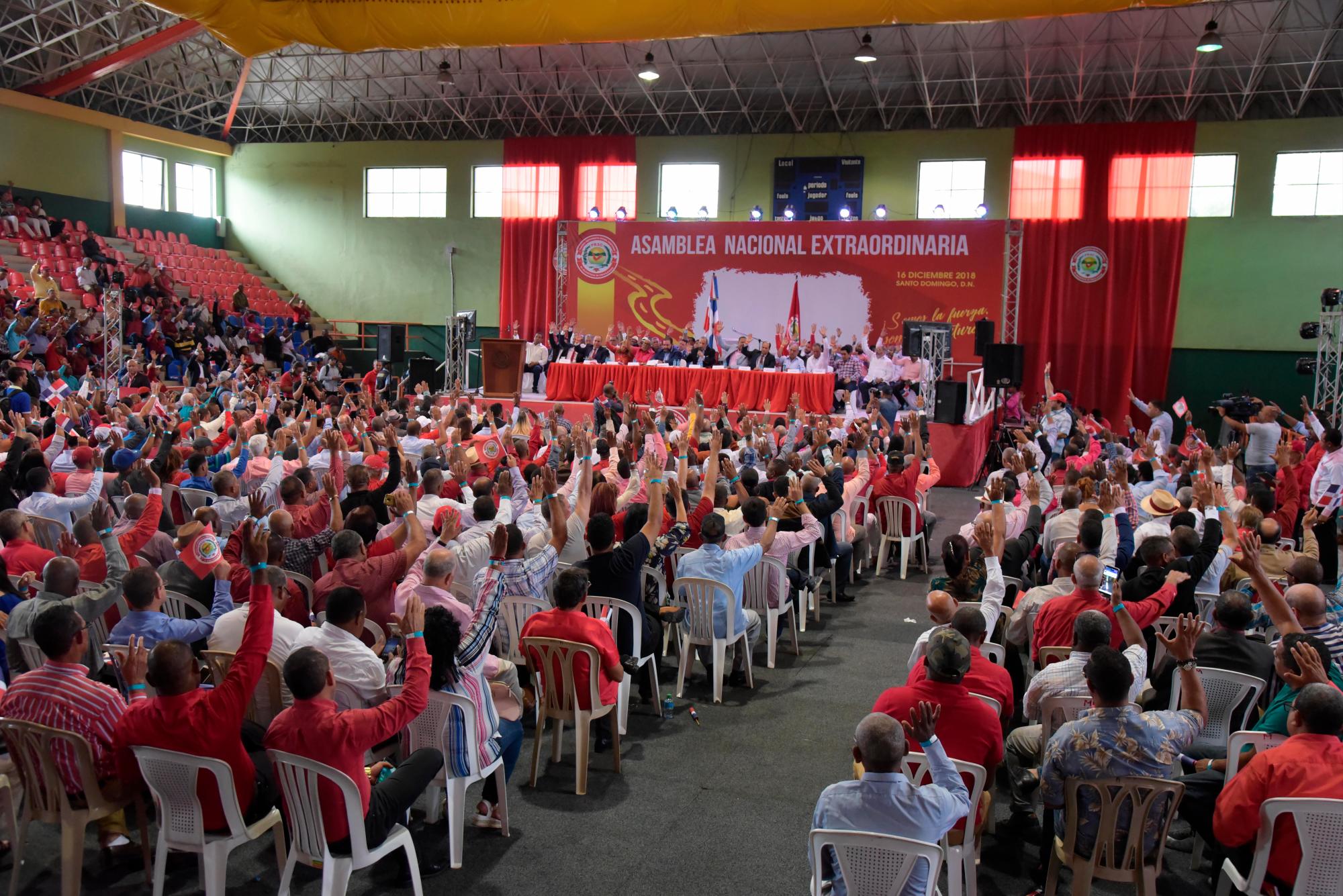 Parte de los delegados presentes en el Club San Carlos.