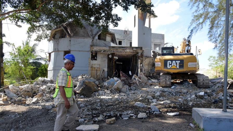 La Procuraduría demuele “carcelita” de San Luis 