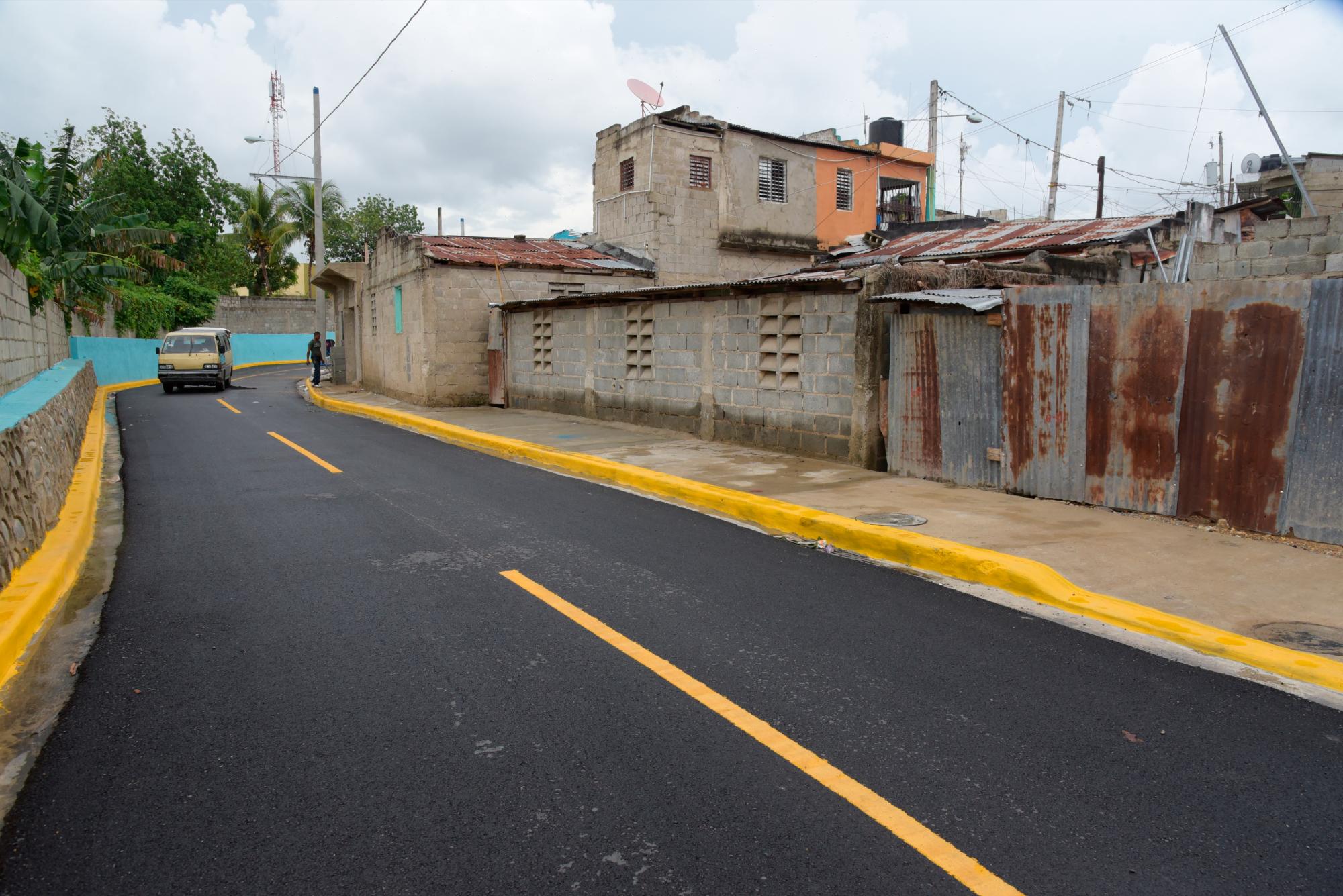 Esta es una una cañada que está debajo de la calle(José Justo Féliz