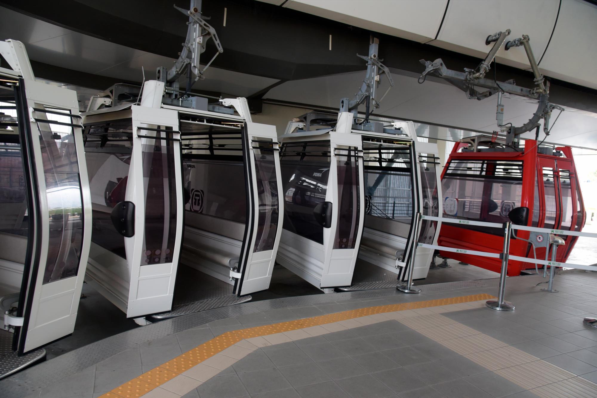 Son 195 las cabinas que transportan los pasajeros, cada una tiene capacidad para 10 personas. 