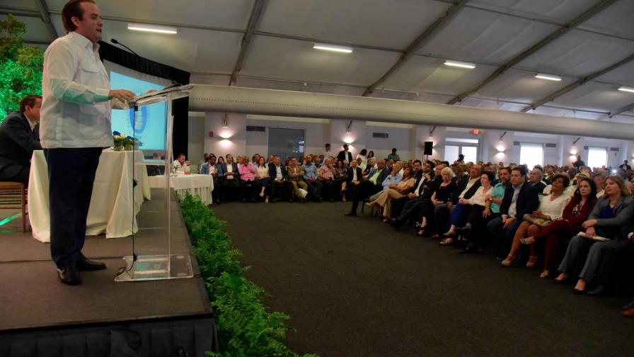 El PRM decide abrir sus puertas   y busca una coalición de partidos