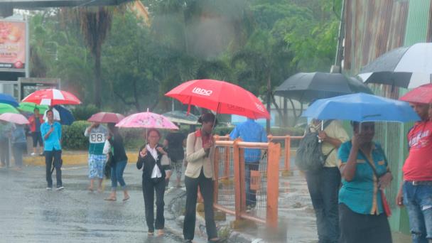 COE mantiene nueve provincias en alerta por incidencia de una vaguada
