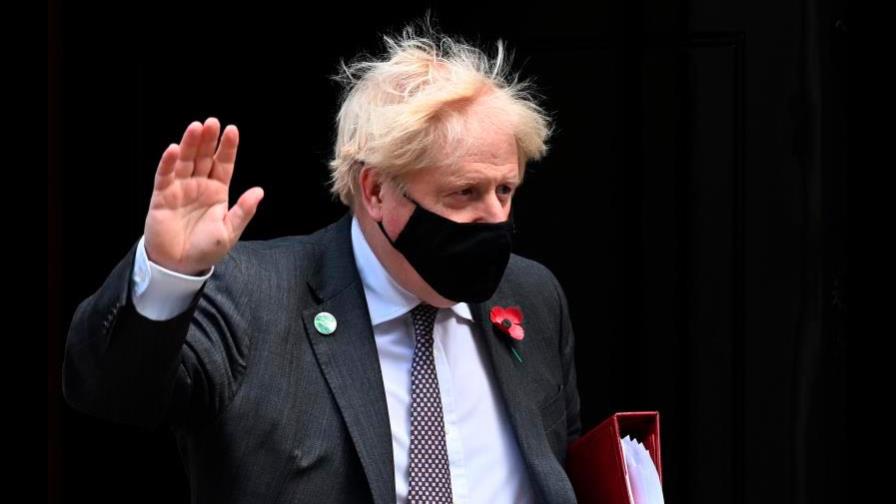 Primer ministro británico voló en jet de la COP26 a Londres para una cena con excompañeros