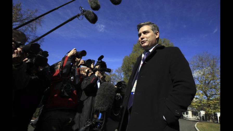 Juez ordena Casa Blanca devolver pase reportero CNN