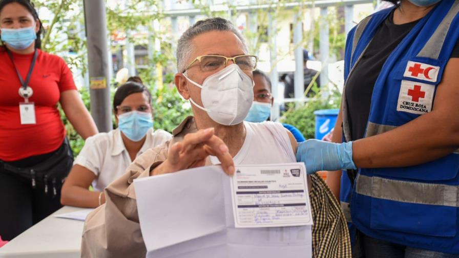 Alcalde Manuel Jiménez dice vacunación es la única  forma de volver a la normalidad