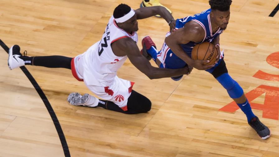 Los 30 puntos de Butler llevan a los 76ers a igualar la serie contra los Raptors