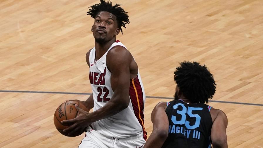 VÍDEO | Butler logra 3er triple doble seguido; Heat vence a Kings