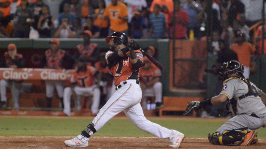 Los Toros ganan y empatan en el primer lugar; Félix Fermín debuta con derrota Los Toros ganan y empatan en el primer lugar; Félix Fermín debuta con derrota