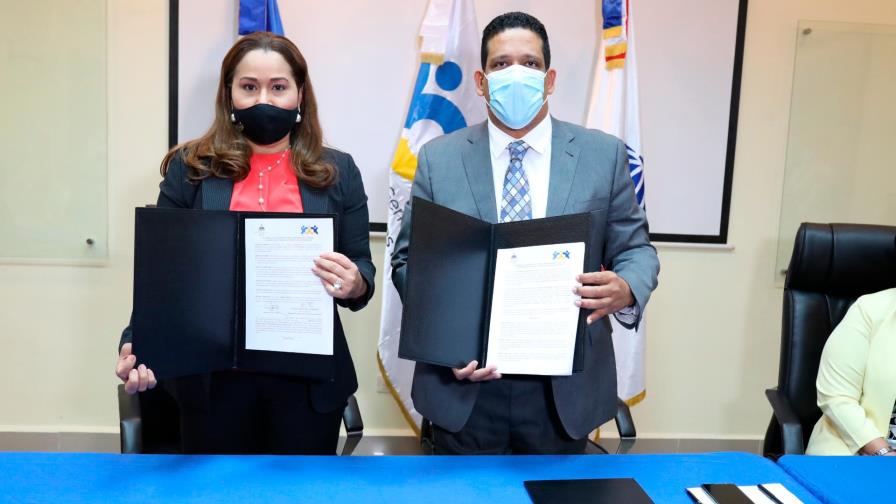 República Dominicana tiene más de 22,800 mujeres proveedoras del Estado