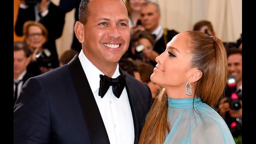 Jennifer López demandada por $150,000 por compartir foto de paparazzi en su Instagram Story