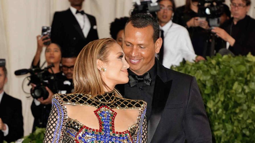 Los mensajes de amor de JLo y A-Rod por sus 2 años de noviazgo