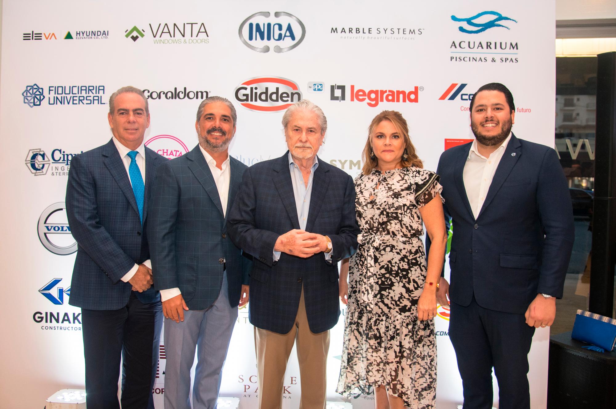 Pedro Haché hijo, Mario Betances, Pedro Haché, Pamela Freixas de Betances y Gustavo Yunen.