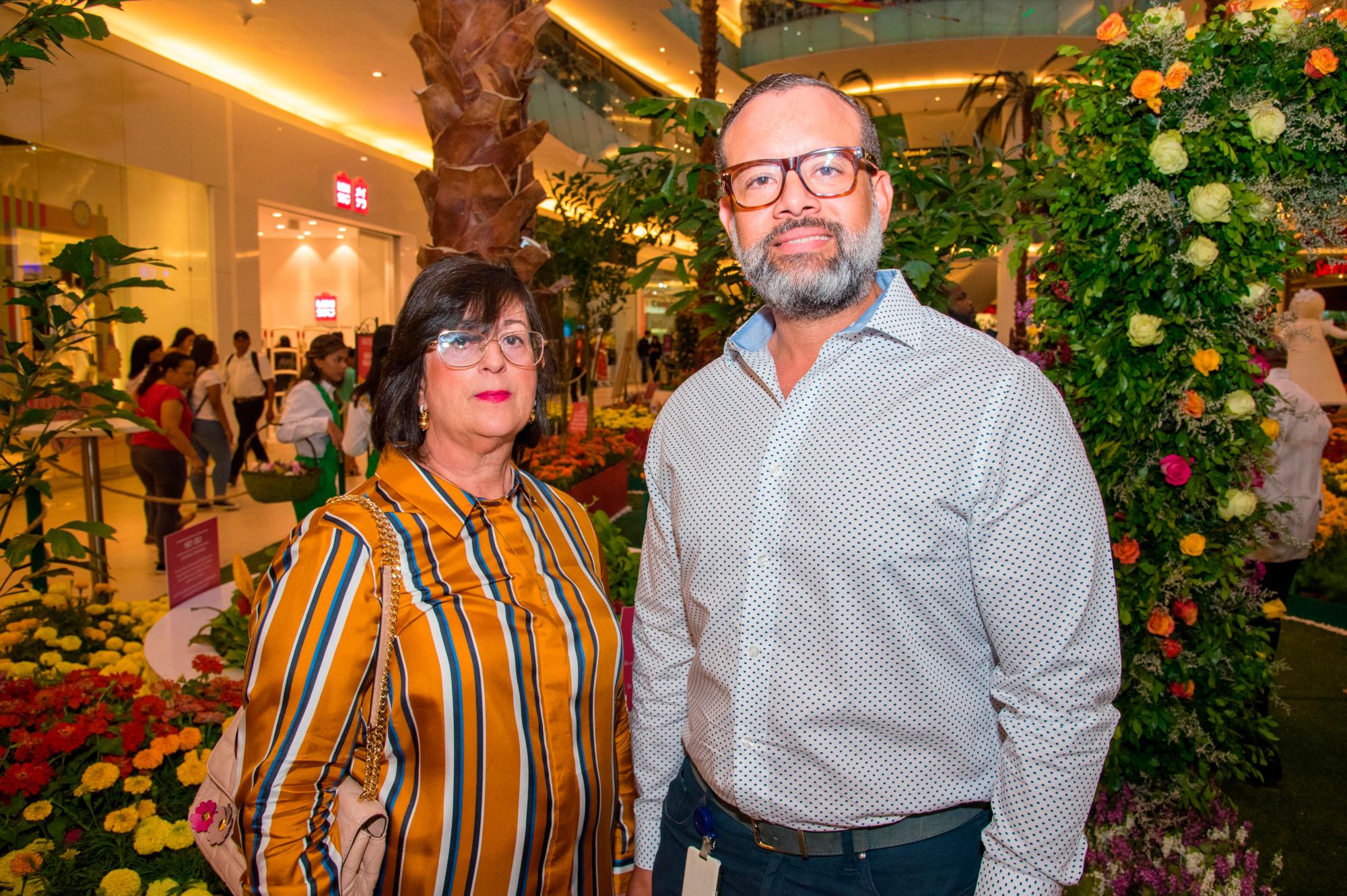 Jacqueline Mejía Alcalá y Randolph Luna Morales.