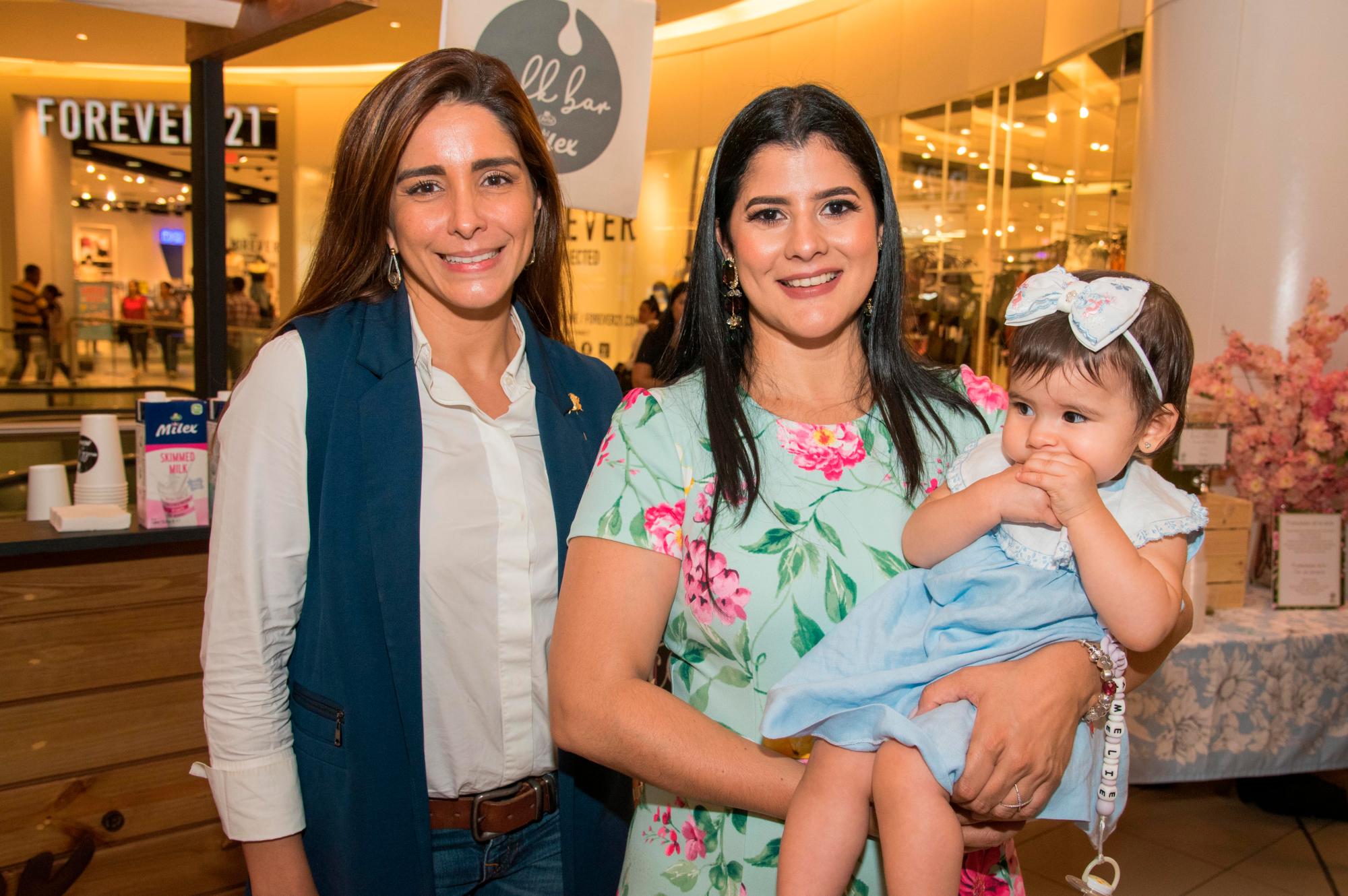 Nannette Camarena, Dominique Bonnelly y Amelie Cortines