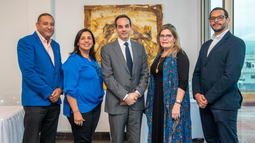 Nace una asociación que presionará para que se apruebe la atención primaria Nace una asociación que presionará para que se apruebe la atención primaria
