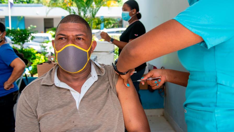 Vacunación de segunda dosis por provincia aumenta en 16 puntos porcentuales