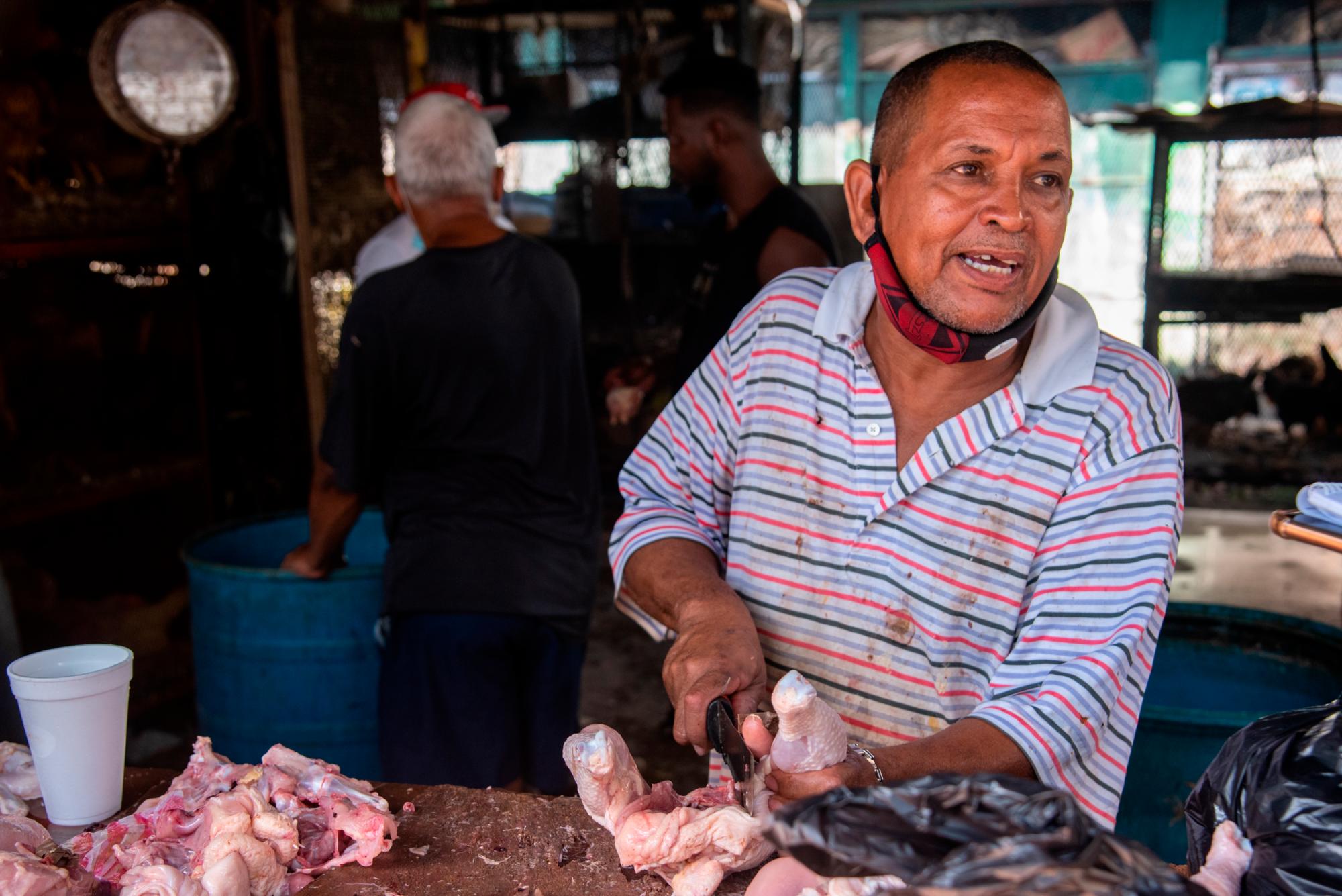 José Vidal Fernández, vendedor de pollo.