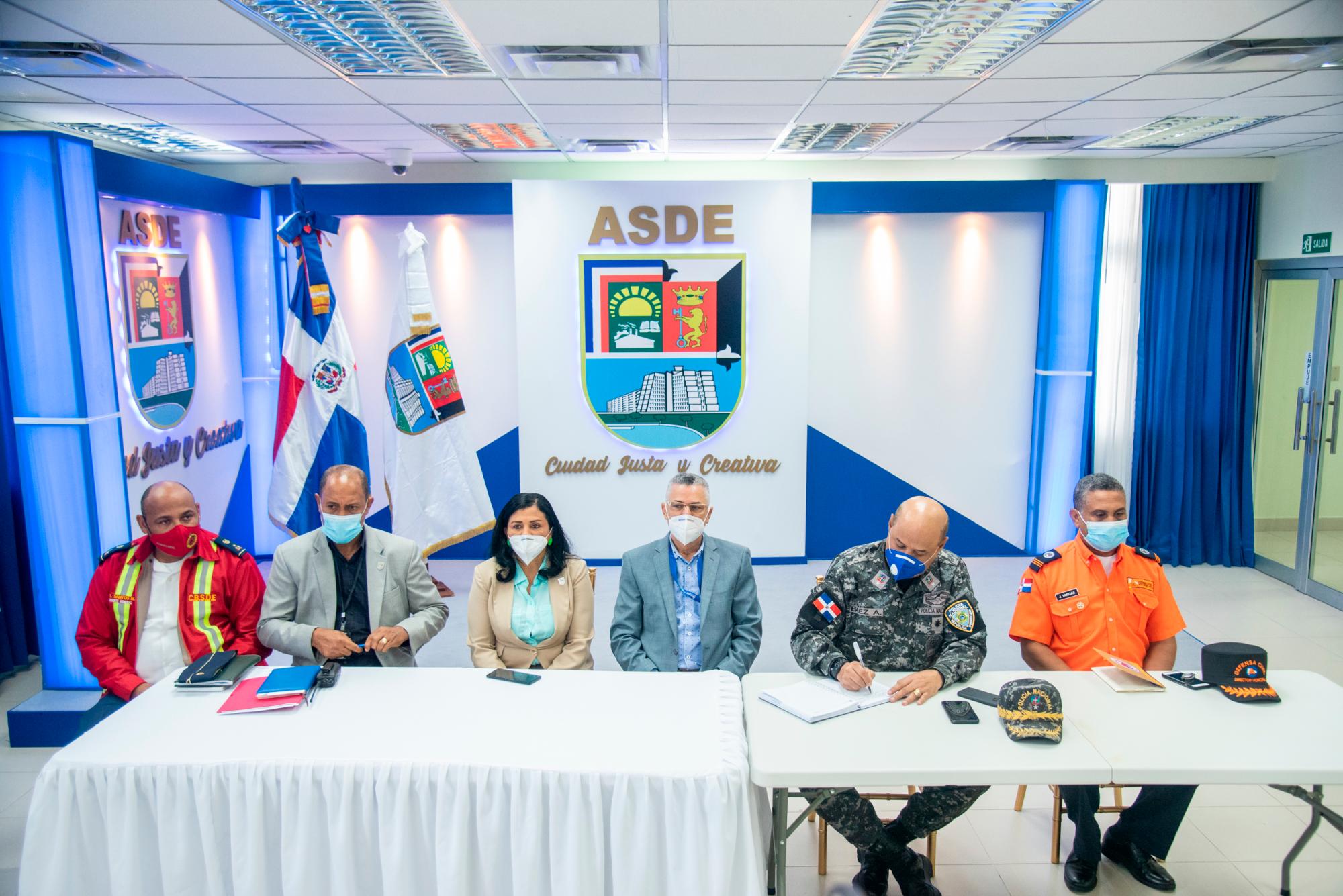 En la rueda de prensa en la Alcaldía de Santo Domingo Este.