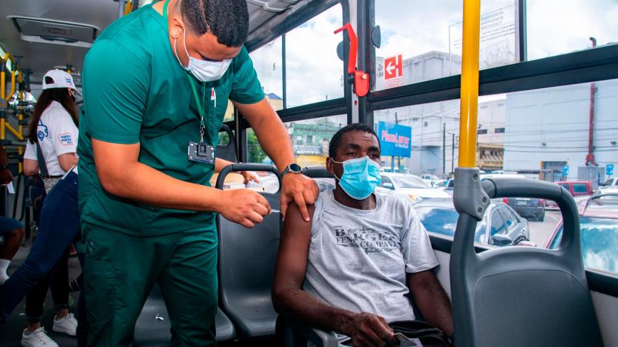 Los vacunados entran en la base de datos, pero preocupa la tarjeta