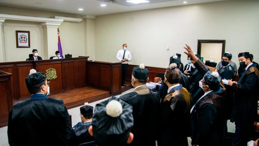 Suplidores se suman en tribunal a solicitudes del Minerd para suspender decisiones de Contrataciones Públicas