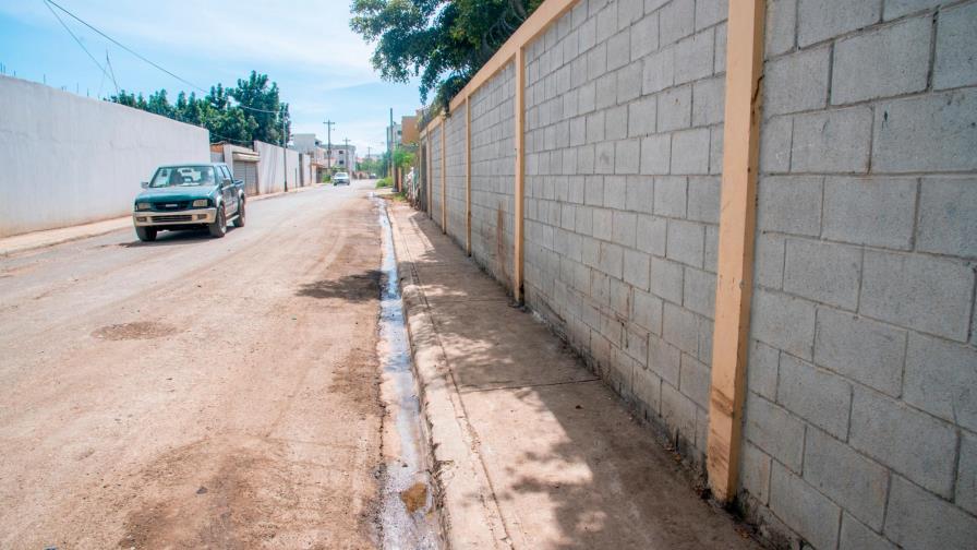 Alcaldía de Santo Domingo Este y Obras Públicas resuelven problemas en La Grúa