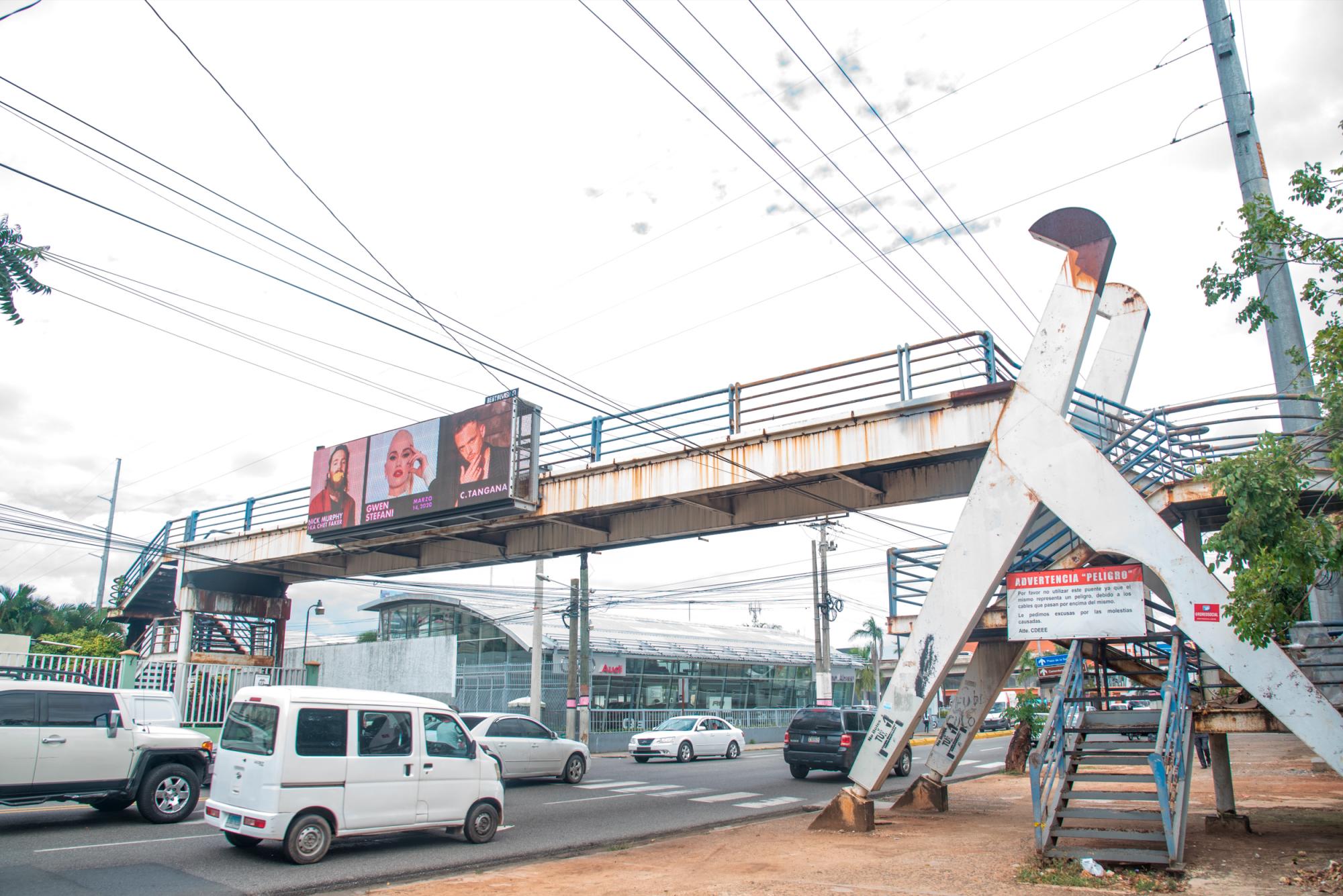 Estos son los cables que solo tiene que ser levantados.