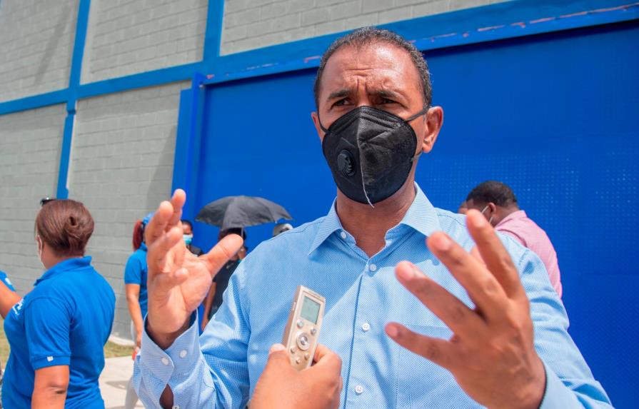 Contreras pide a diputados regalen al país ley de Residuos Sólidos