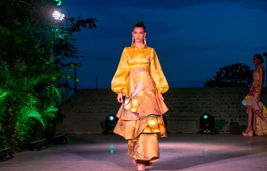 Giannina Azar presenta colección primavera-verano 2021