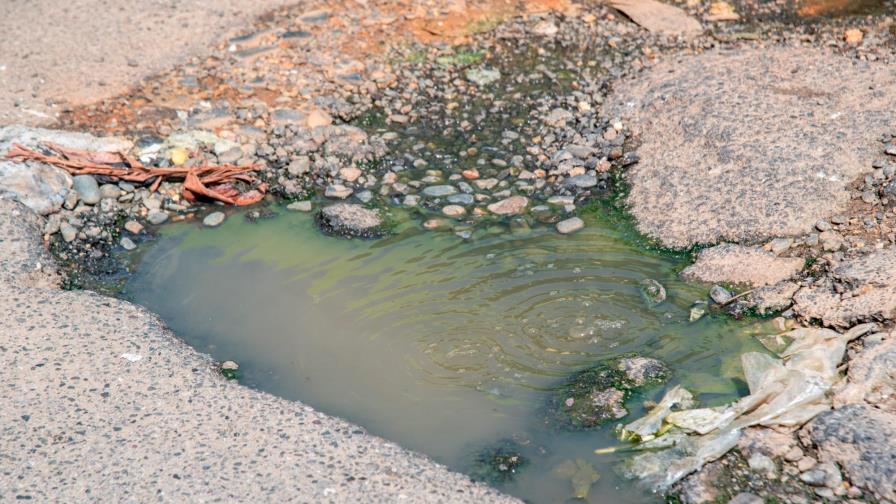 Vecinos del ensanche Espaillat exigen solución a problema cloacal Vecinos del ensanche Espaillat exigen solución a problema cloacal