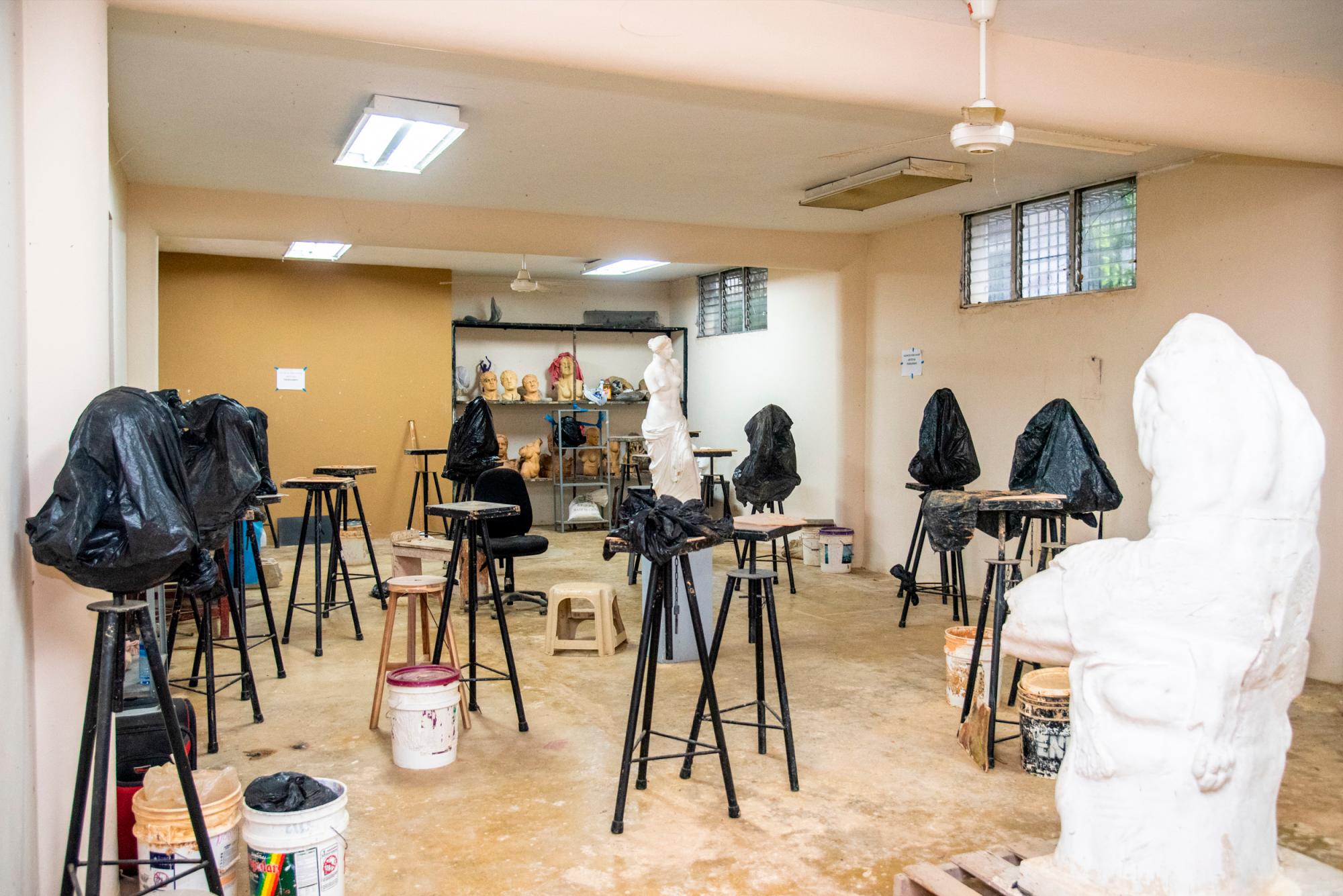 Vista de uno de los talleres de escultura de la ENAV.