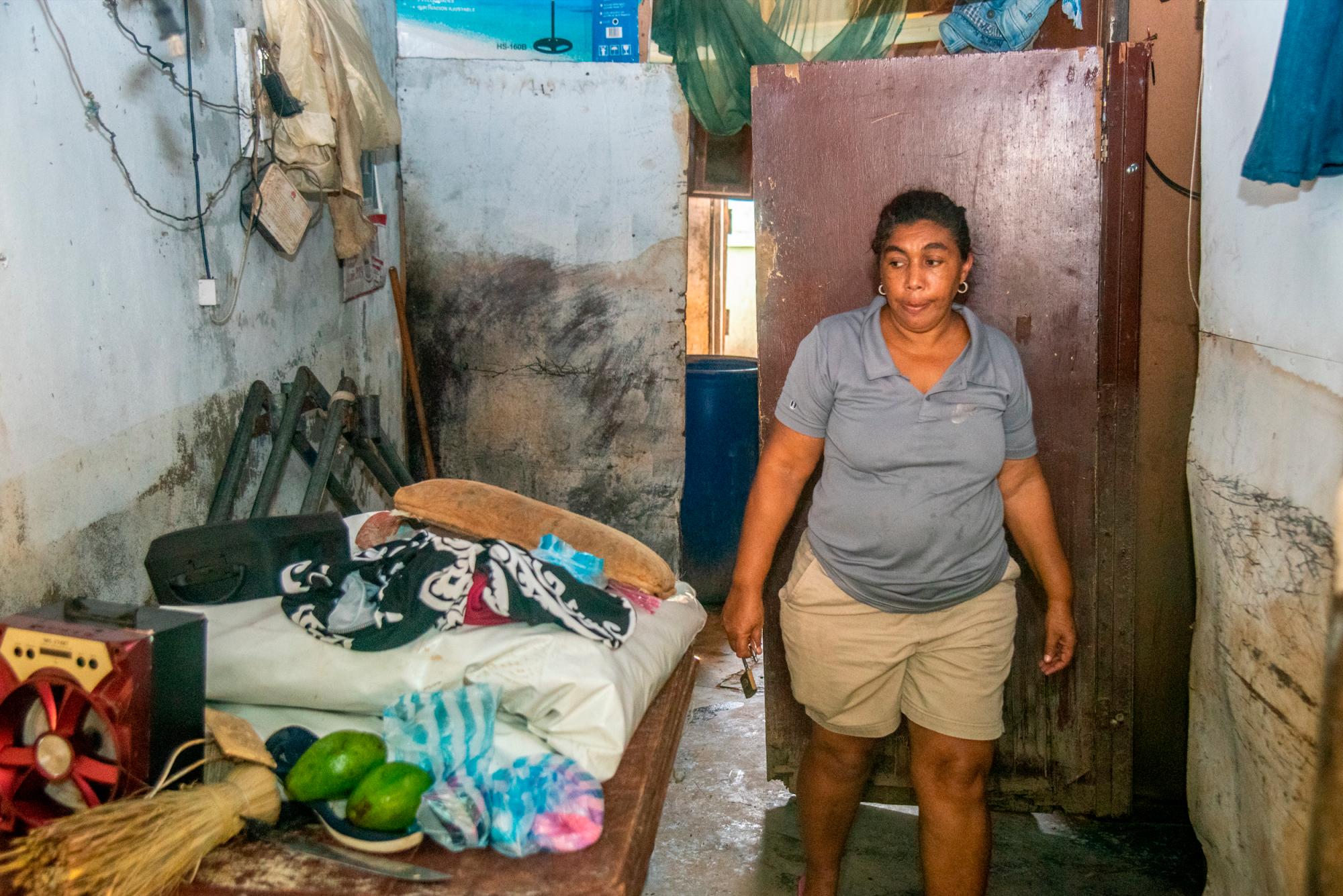 Moradores del barrio Los Coordinadores afectados por las inundaciones durante la tormenta Laura. 