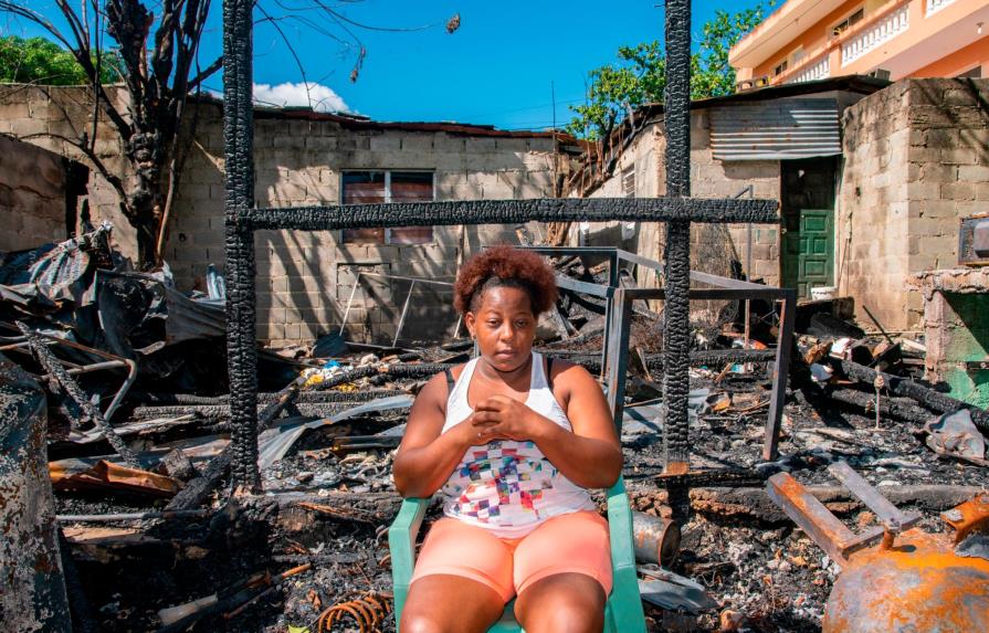 Gobierno acudirá en auxilio de familia que se le quemó vivienda