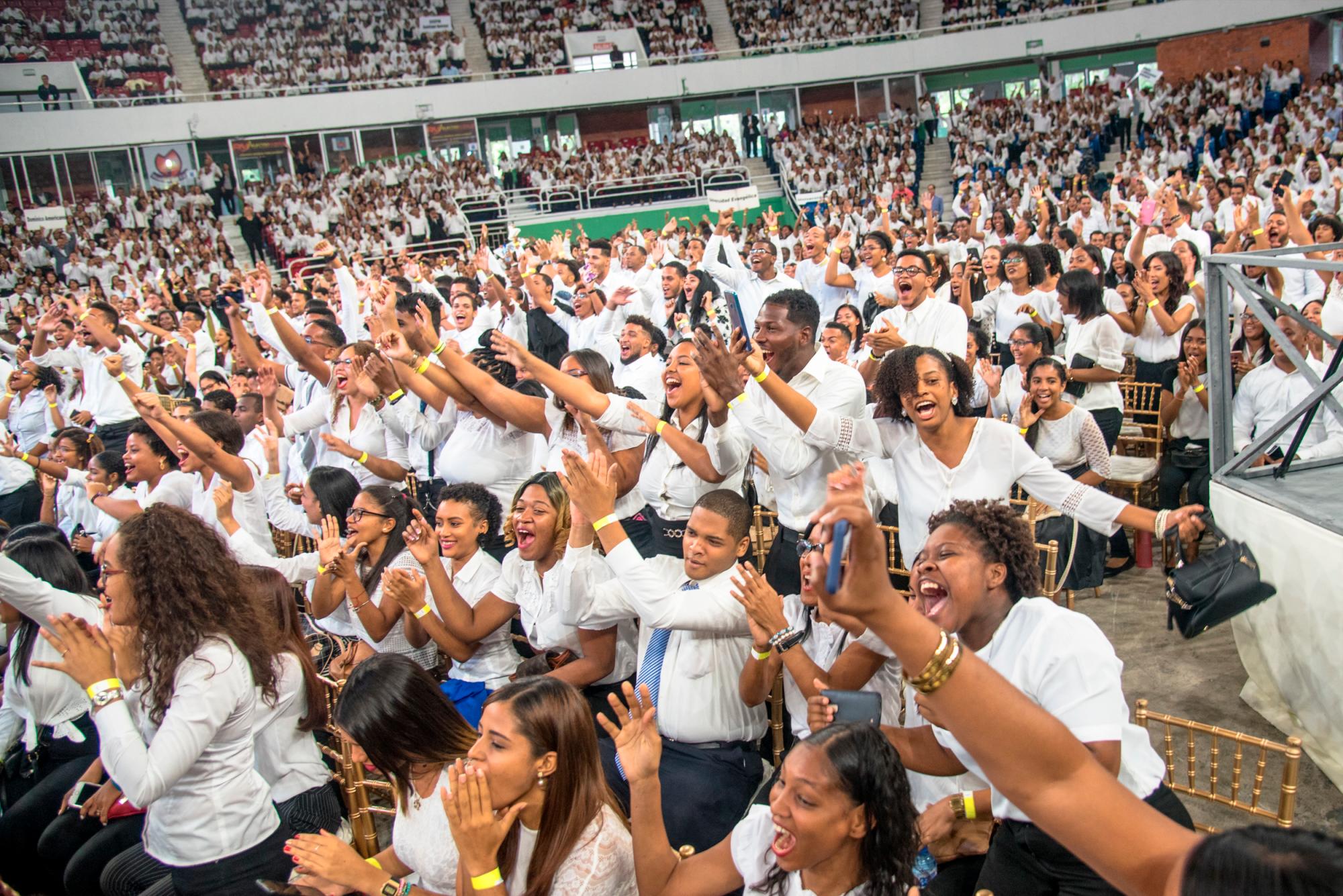 La euforia fue parte también del acto, que se celebró en Virgilio Travieso Soto, o Media Naranja.