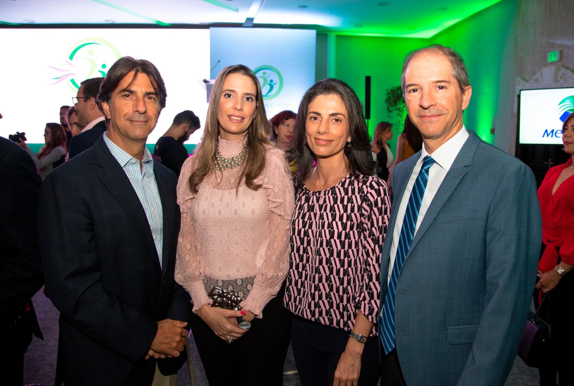 Fernando Armenteros, Lili Lama, Pilar Merín y Alfonso Armenteros.