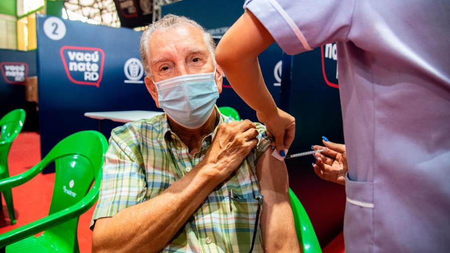 Más del 30 % población meta ya se ha vacunado 
con las dos dosis 