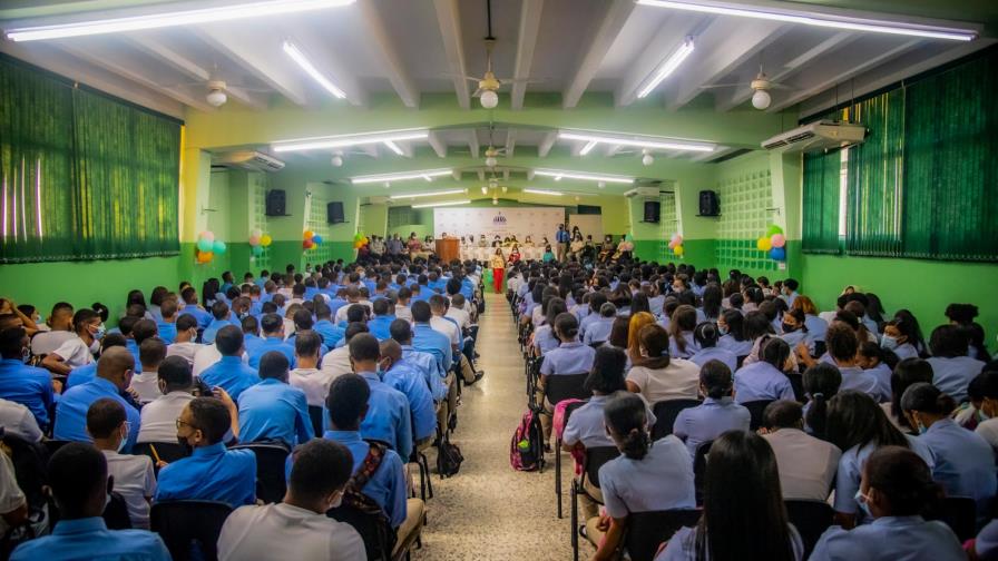 El año escolar se inició con una asistencia masiva de estudiantes 