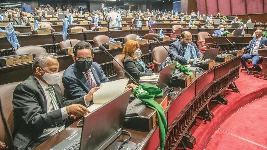 O todos o nadie: en el Congreso proponen eliminar exenciones 