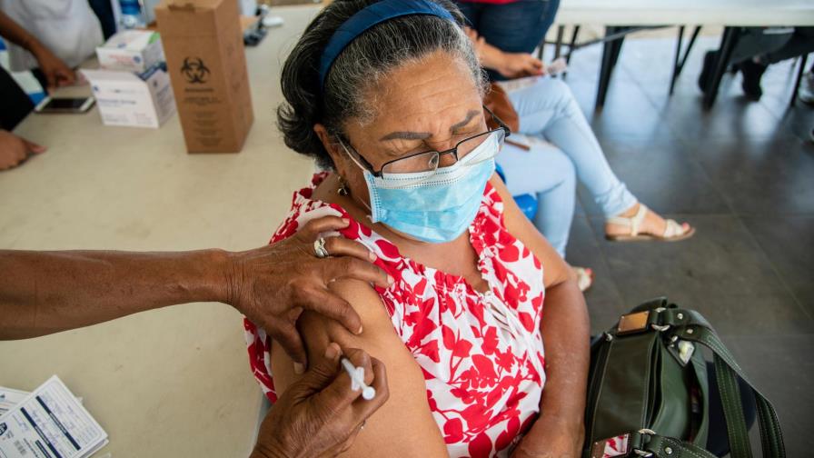 El Gobierno refuerza sus estrategias para lograr la meta del 70% de vacunados