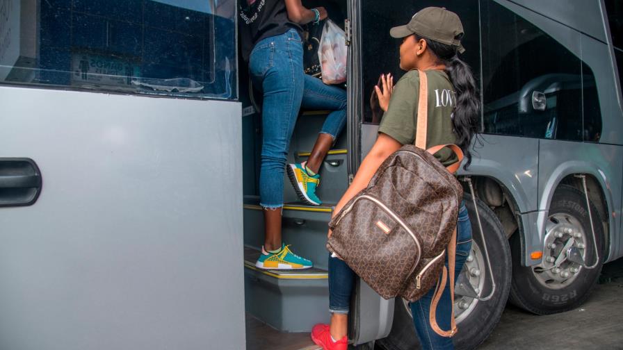 Transporte público interurbano dinamiza asueto navideño en paradas de Santo Domingo Transporte público interurbano dinamiza asueto navideño en paradas de Santo Domingo