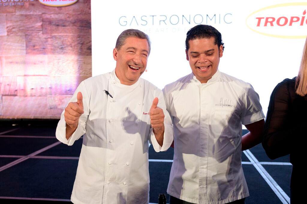 Joan Roca cocina con Erik Malsmtem.