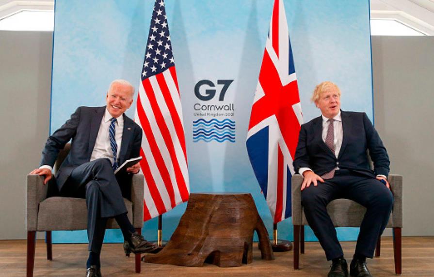 Johnson y Biden abordan cómo continuar evacuando Kabul tras la “fase inicial”