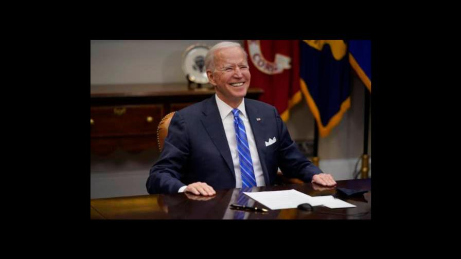 Biden celebra el nuevo plan de estímulo: Es un “paso gigante” para EE.UU.