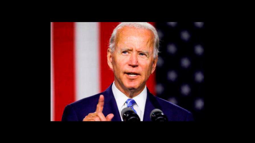 Biden arremete contra Trump por retrasos en la distribución de la vacuna Biden arremete contra Trump por retrasos en la distribución de la vacuna