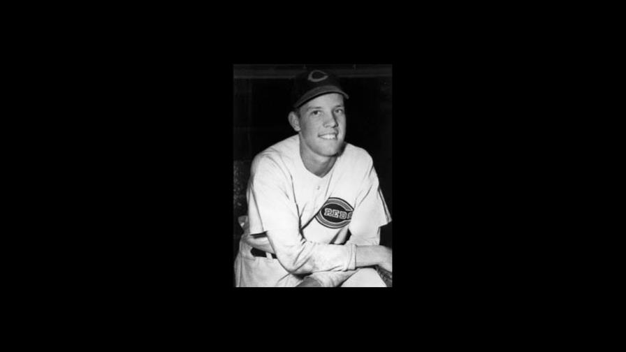 Joe Nuxhall debutó con 15 años en Grandes Ligas vistiendo la franela de Cincinnati
Joe Nuxhall debutó con  15 años en Grandes Ligas