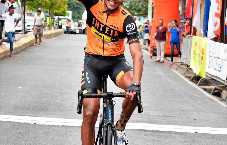 Joel García logra la tercera etapa de la Vuelta; Ismael mantiene el liderato