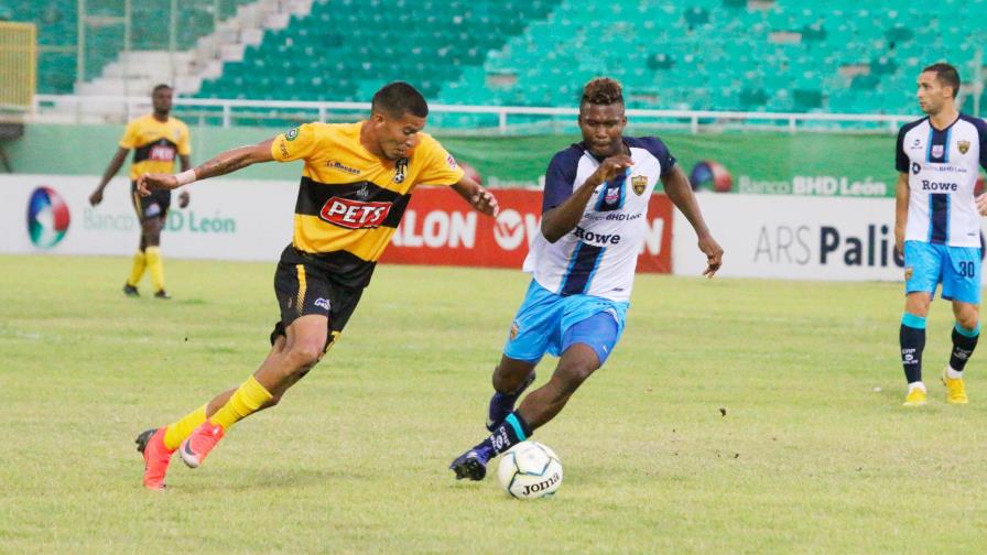 Triunfos de Moca y O&M cierran lucha por la clasificación