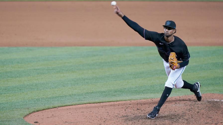 Johan Quezada, llega el pelotero dominicano más alto de la historia Johan Quezada, llega el pelotero dominicano más alto de la historia