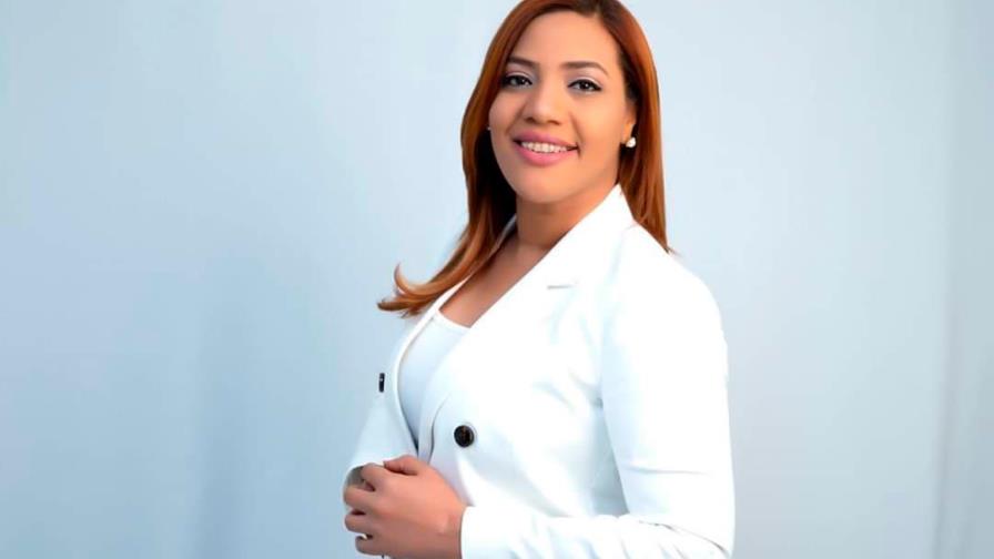 Inscriben a periodista Johanna Parra como candidata a diputada Inscriben a periodista Johanna Parra como candidata a diputada